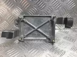 Кронштейн блока управления двигателем