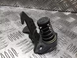 Крюк капота