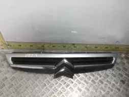 Решетка капота