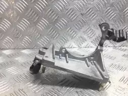 Кронштейн блока управления двигателем