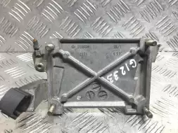 Кронштейн блока управления двигателем