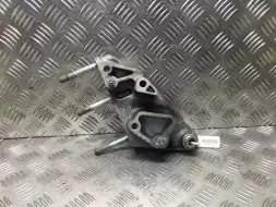 Кронштейн двигателя