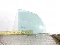 Стекло двери передней правой