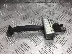 Ограничитель открывания двери