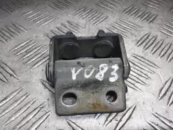 Петля крышки багажника