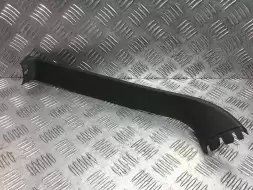 Обшивка крышки багажника