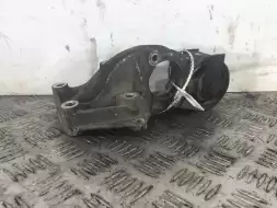 Кронштейн полуоси