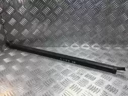 Молдинг стекла двери задней правой наружный