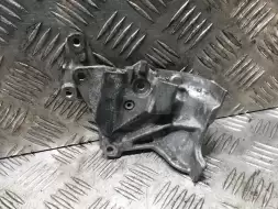 Кронштейн топливного фильтра