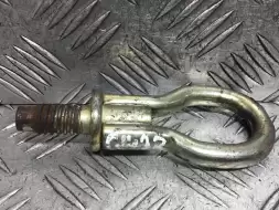 Крюк буксировочный