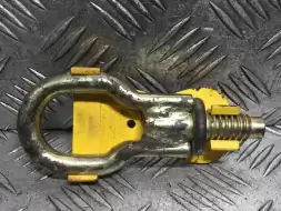 Крюк буксировочный