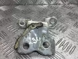 Петля двери