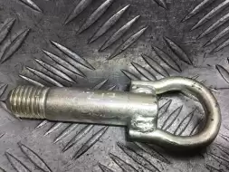 Крюк буксировочный