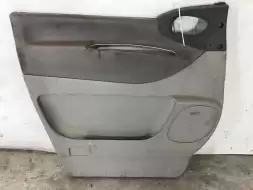 Обшивка двери передней левой (дверная карта)