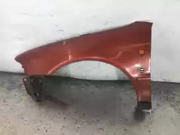 Крыло переднее левое