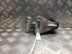 Кронштейн полуоси