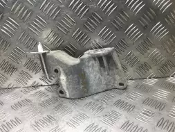 Кронштейн генератора