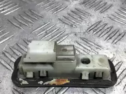 Кнопка открытия багажника