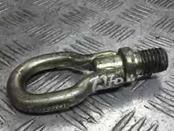 Крюк буксировочный