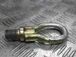 Крюк буксировочный