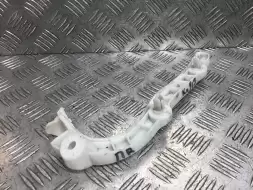 Крепление бампера переднего