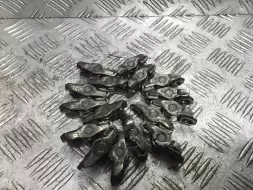 Коромысло клапана (рокер)