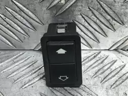 Кнопка стеклоподъемника переднего правого