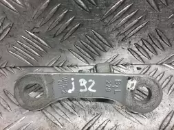 Петля двери задней левой