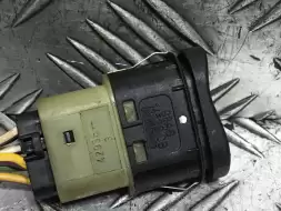 Кнопка стеклоподъемника