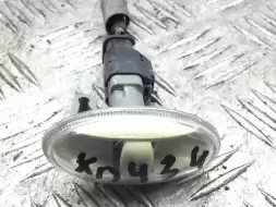 Повторитель передний правый