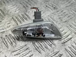 Повторитель передний правый