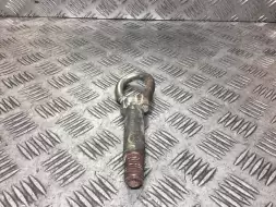 Крюк буксировочный