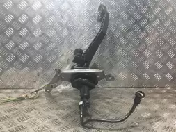 Педаль сцепления