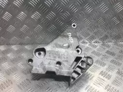 Кронштейн двигателя