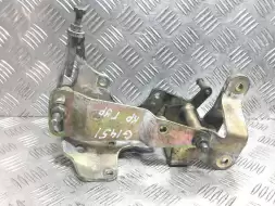 Кронштейн гидроусилителя