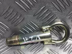 Крюк буксировочный