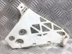 Крепление бампера переднего