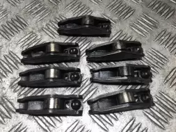 Коромысло клапана (рокер)