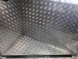 Молдинг стекла двери передней правой наружный