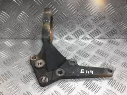 Кронштейн полуоси