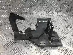 Крюк капота