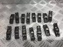 Коромысло клапана (рокер)