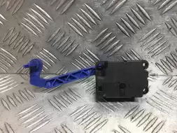 Моторчик заслонки печки