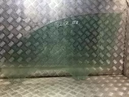 Стекло двери передней правой