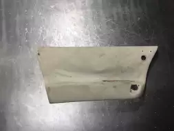 Обшивка двери передней левой (дверная карта)