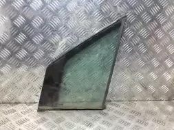 Форточка передняя левая