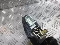 Замок двери задней правой