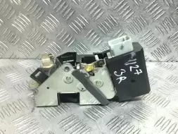 Замок двери задней правой