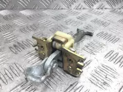 Ограничитель открывания двери задней