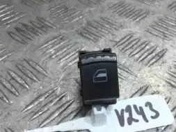 Кнопка стеклоподъемника переднего правого